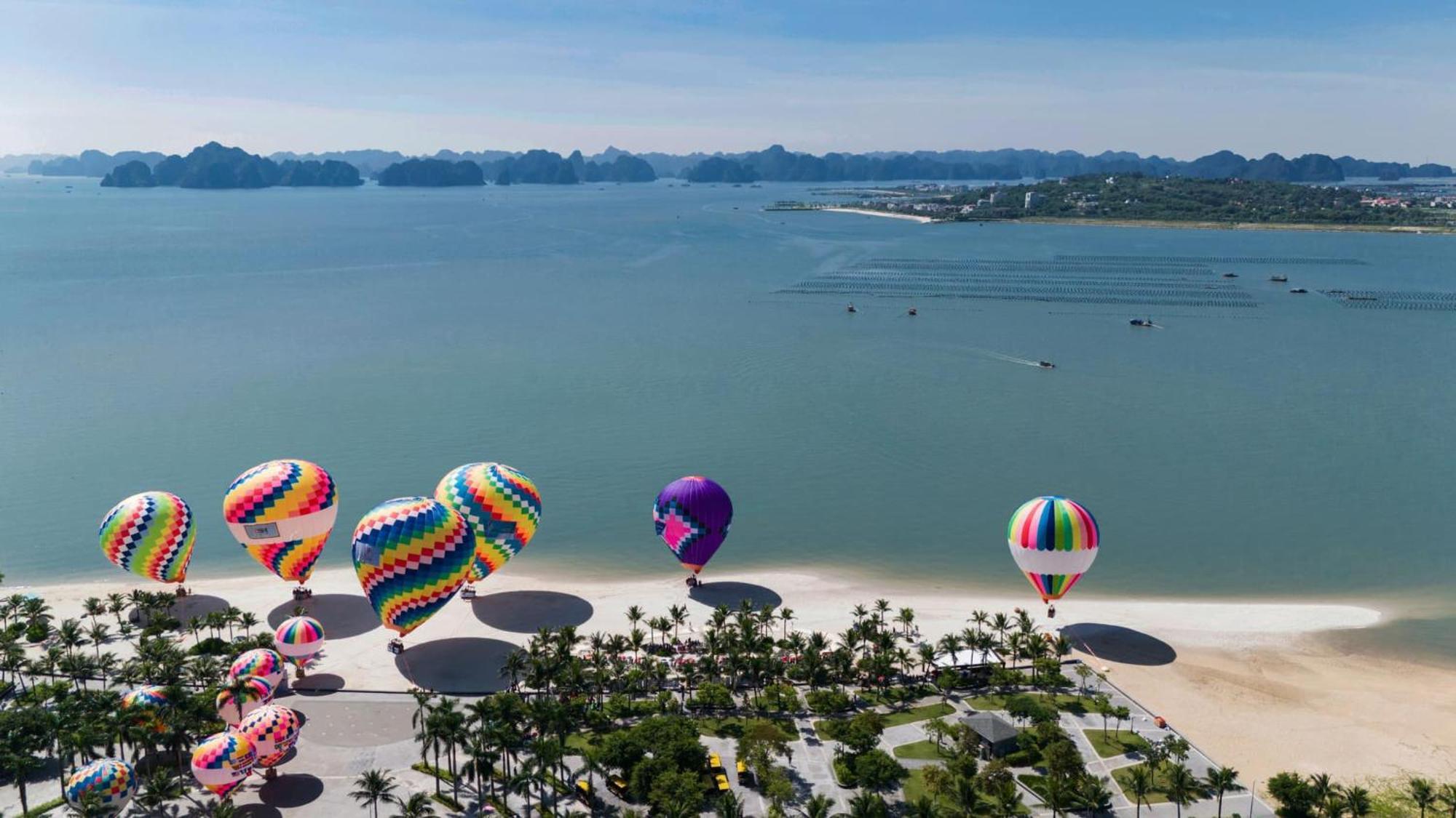A La Carte Ha Long Apartment By The Beach Buitenkant foto