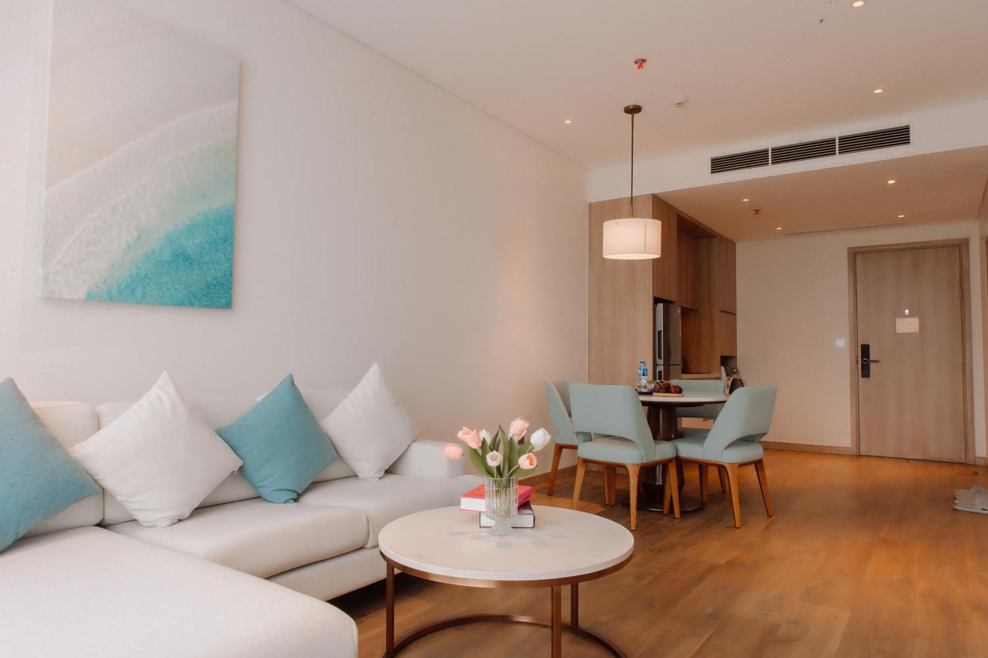 A La Carte Ha Long Apartment By The Beach Buitenkant foto