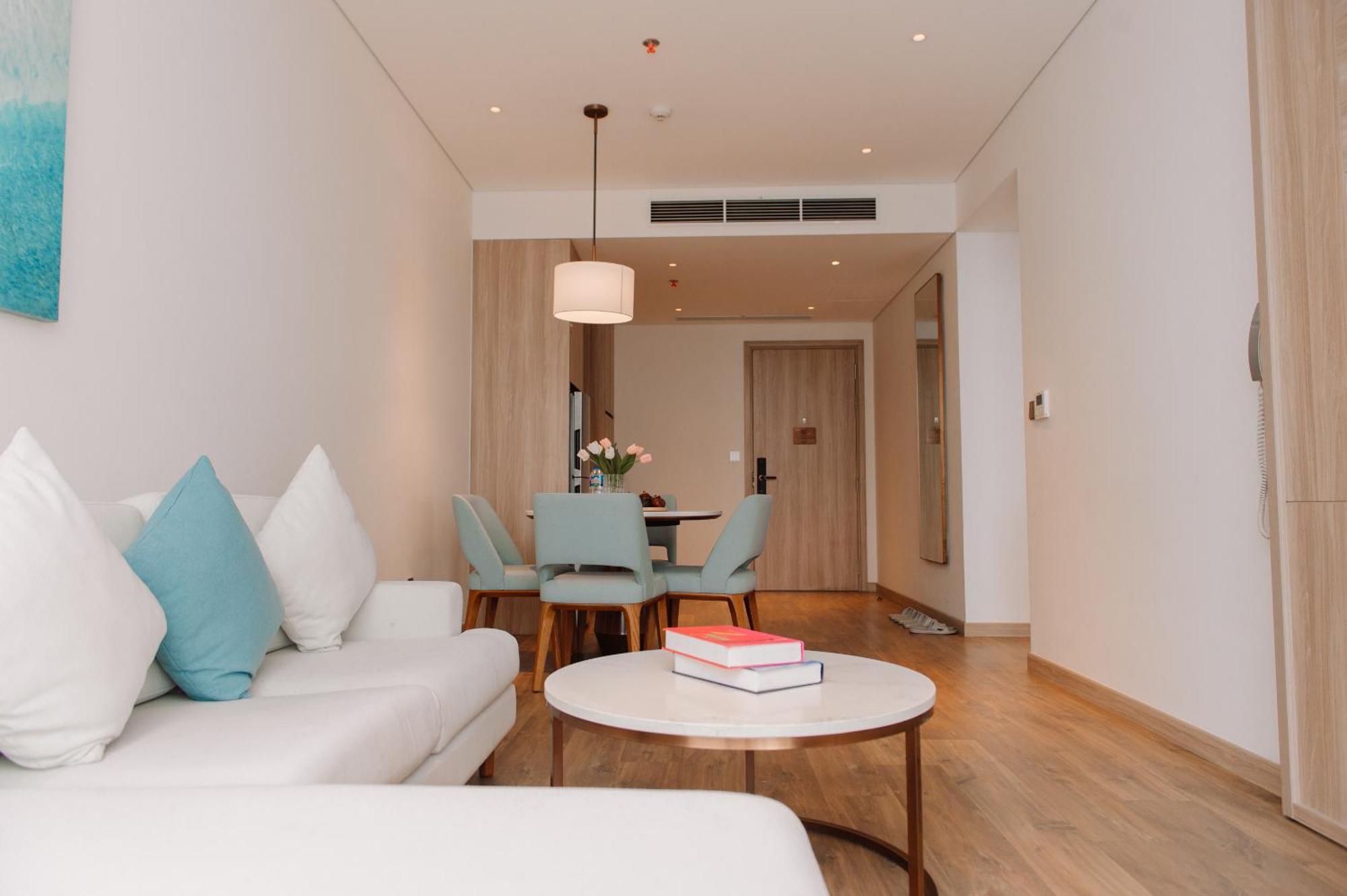 A La Carte Ha Long Apartment By The Beach Buitenkant foto