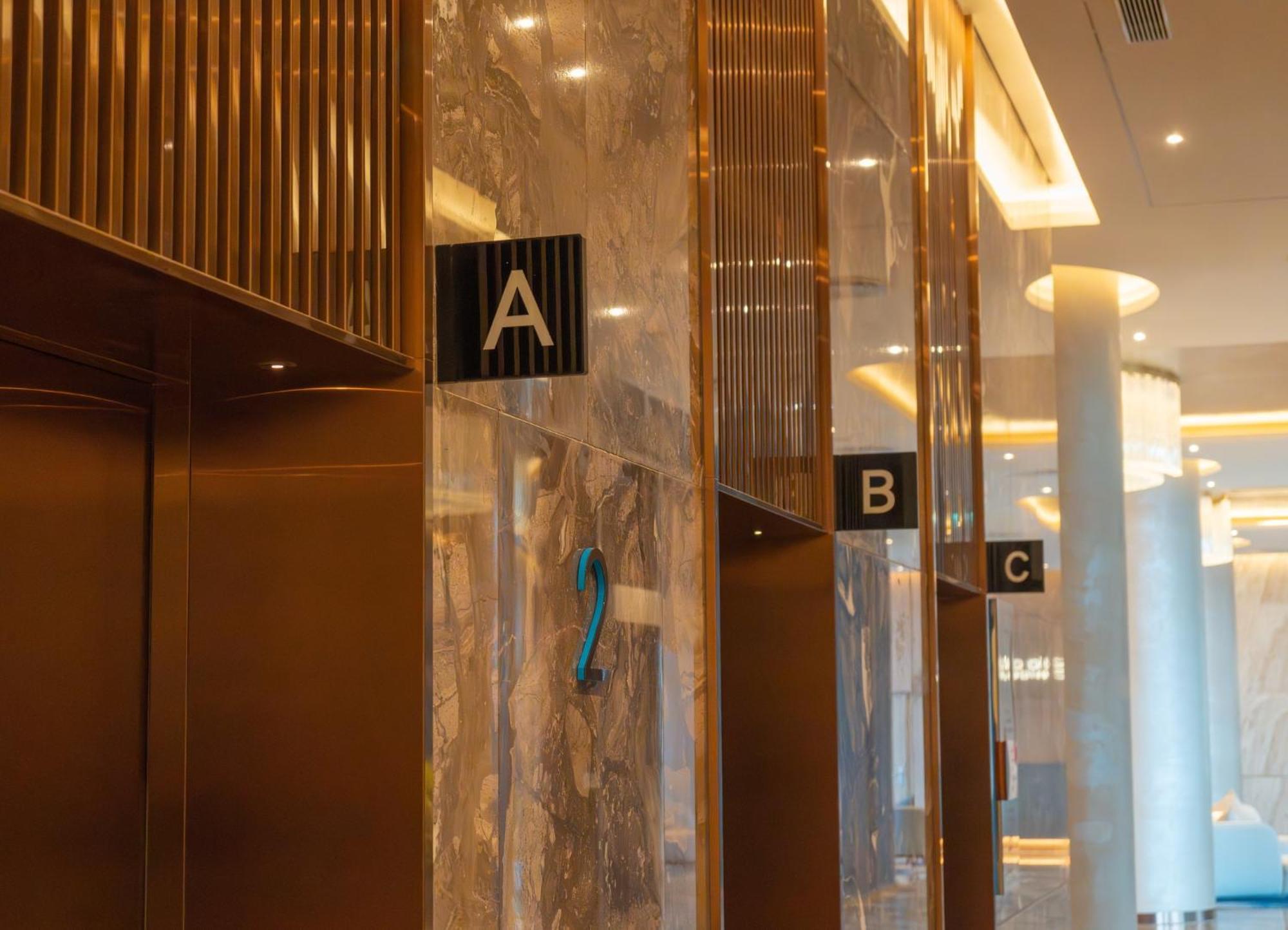 A La Carte Ha Long Apartment By The Beach Buitenkant foto